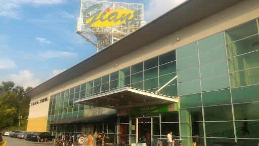 Giant Putra Heights