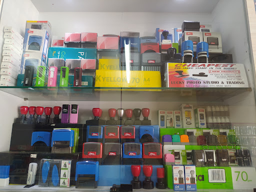 Pendapat tentang KEDAI GAMBAR & BINGKAI&PHONE REPAID LUCKY PHOTO STUDIOS 1 Kedai Gambar & Bingkai Terbaik | Servis Phone Repair Cepat – Lucky Photo Studios